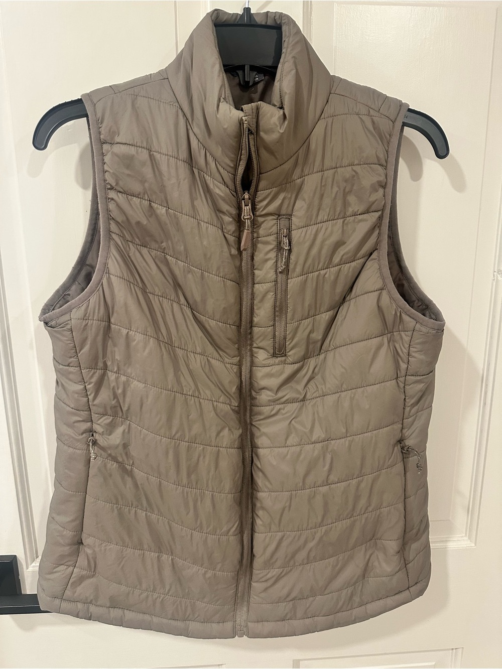 Eddie Bauer Quilted Vest in Taupe